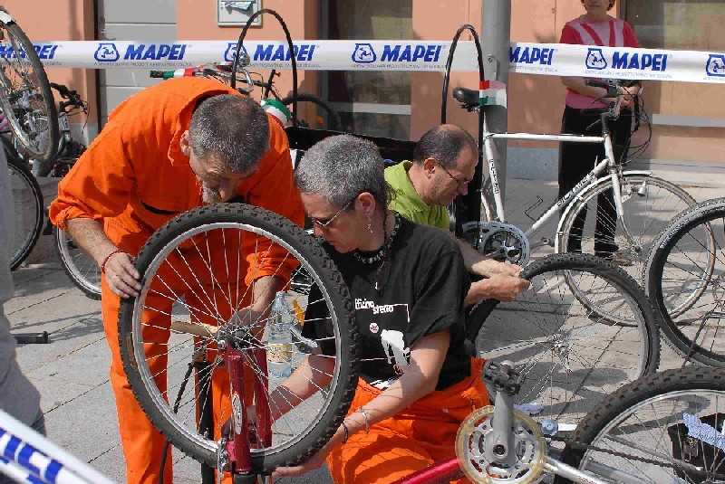 Foto della Triciclofficina in funzione